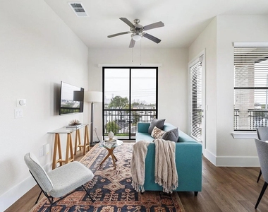1508 Blodgett Street - Photo Thumbnail 3