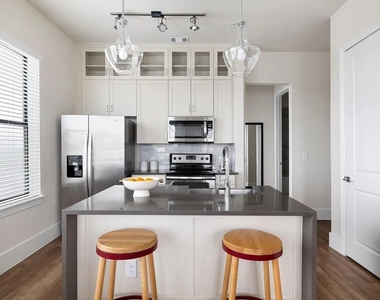 1508 Blodgett Street - Photo Thumbnail 4