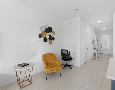 710 Longboat Drive - Photo Thumbnail 7