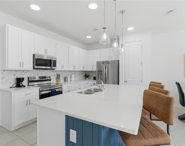 710 Longboat Drive - Photo Thumbnail 11