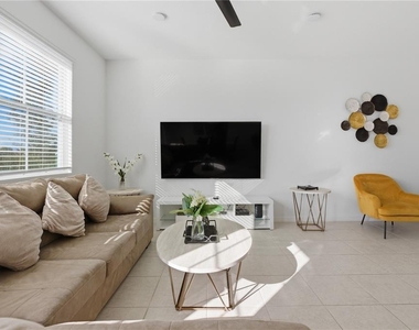 710 Longboat Drive - Photo Thumbnail 14