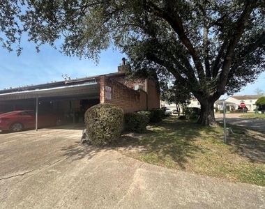5921 Arncliffe Drive - Photo Thumbnail 19