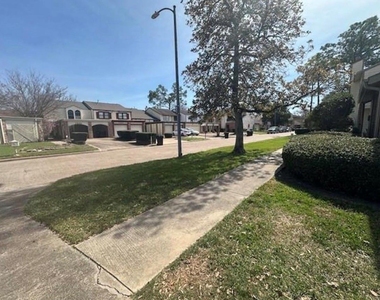 5921 Arncliffe Drive - Photo Thumbnail 20