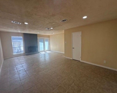 5921 Arncliffe Drive - Photo Thumbnail 4
