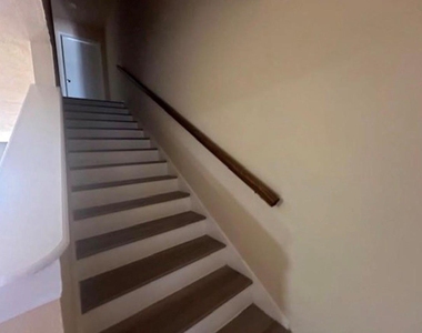 5921 Arncliffe Drive - Photo Thumbnail 5