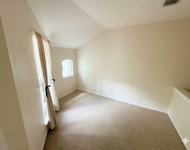 1253 W 17th Street - Photo Thumbnail 10