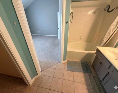 1253 W 17th Street - Photo Thumbnail 14