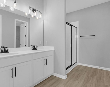 819 Ballantyne Drive - Photo Thumbnail 5
