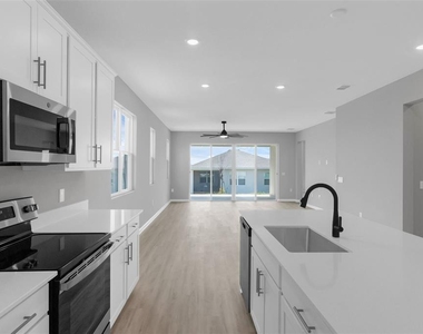 819 Ballantyne Drive - Photo Thumbnail 3