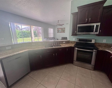 818 Pecori Terrace - Photo Thumbnail 8