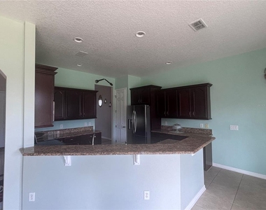 818 Pecori Terrace - Photo Thumbnail 12