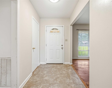 435 Rolling Wood Road - Photo Thumbnail 4