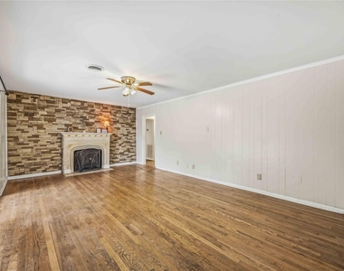 435 Rolling Wood Road - Photo Thumbnail 5