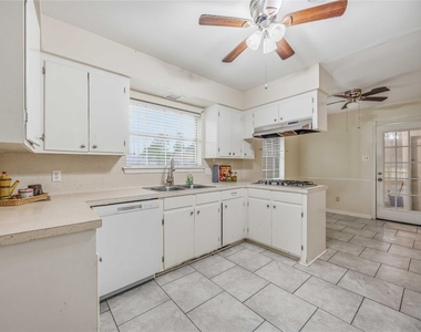 435 Rolling Wood Road - Photo Thumbnail 9