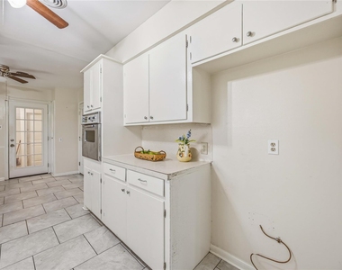 435 Rolling Wood Road - Photo Thumbnail 11
