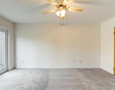 928 W Main Street - Photo Thumbnail 15