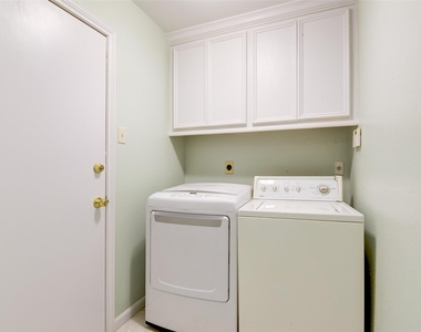 928 W Main Street - Photo Thumbnail 22