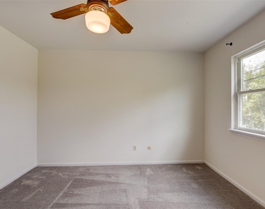 928 W Main Street - Photo Thumbnail 12
