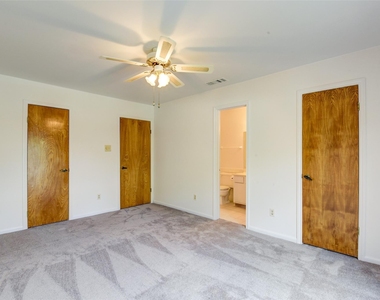 928 W Main Street - Photo Thumbnail 13