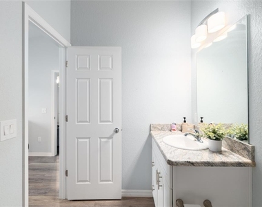 3424 Ne 14th Street - Photo Thumbnail 41