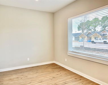 10317 Lake Road - Photo Thumbnail 4