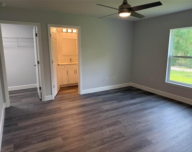 15854 Sw 38 Place - Photo Thumbnail 3