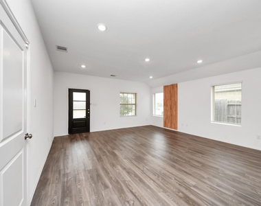 14230 Elrington Hollow Trail - Photo Thumbnail 9