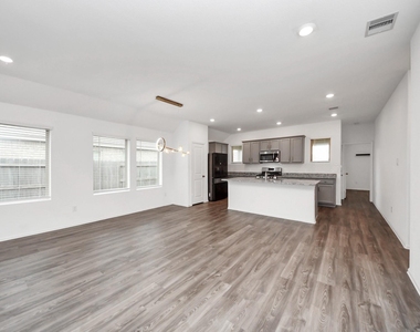 14230 Elrington Hollow Trail - Photo Thumbnail 11