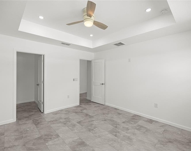 305 Se 5th Terrace - Photo Thumbnail 11