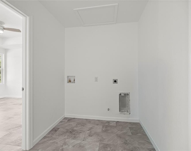 305 Se 5th Terrace - Photo Thumbnail 17