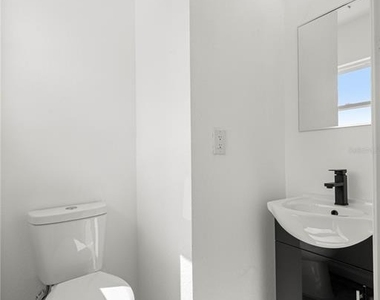305 Se 5th Terrace - Photo Thumbnail 9