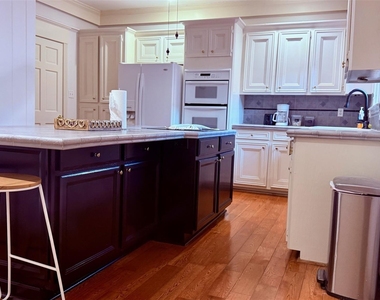 1802 Potomac Drive - Photo Thumbnail 11