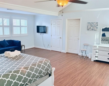 1802 Potomac Drive - Photo Thumbnail 23
