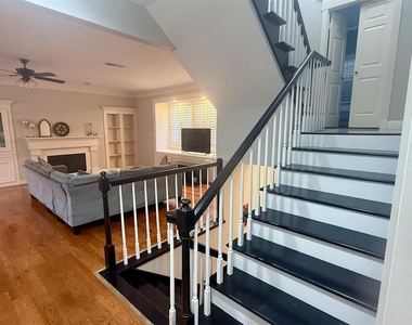 1802 Potomac Drive - Photo Thumbnail 8