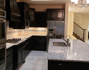 9014 Meacom Drive - Photo Thumbnail 7