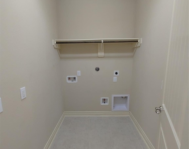 9014 Meacom Drive - Photo Thumbnail 28