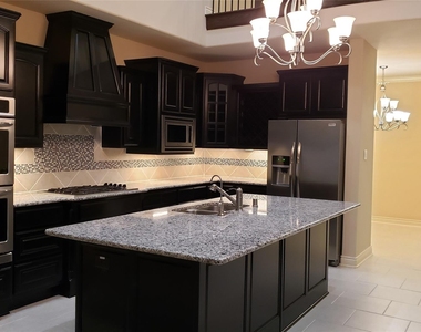 9014 Meacom Drive - Photo Thumbnail 5
