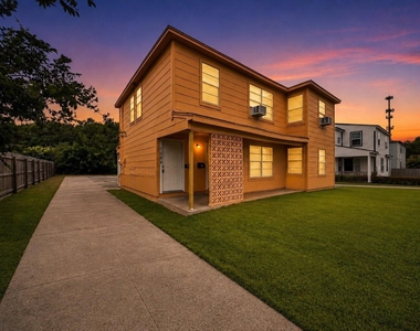 1028 5th Avenue N - Photo Thumbnail 1