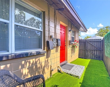 220 Se Jefferson Circle N - Photo Thumbnail 26