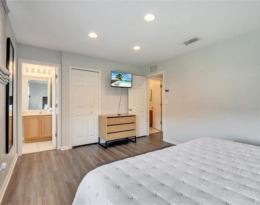 2713 Bushman Drive - Photo Thumbnail 24