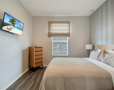 2713 Bushman Drive - Photo Thumbnail 29