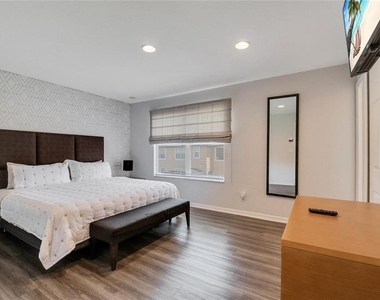 2713 Bushman Drive - Photo Thumbnail 23
