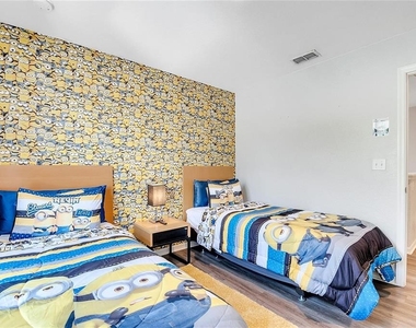 2713 Bushman Drive - Photo Thumbnail 16