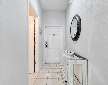2713 Bushman Drive - Photo Thumbnail 4