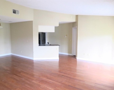 2550 N Alafaya Trail - Photo Thumbnail 1