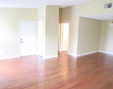 2550 N Alafaya Trail - Photo Thumbnail 2