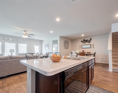 21311 Orono Heights Trail - Photo Thumbnail 8