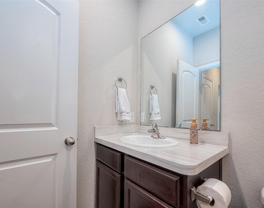 21311 Orono Heights Trail - Photo Thumbnail 19