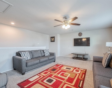 21311 Orono Heights Trail - Photo Thumbnail 30