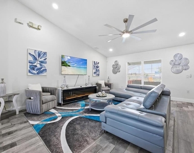 437 Grand Reserve Drive - Photo Thumbnail 17